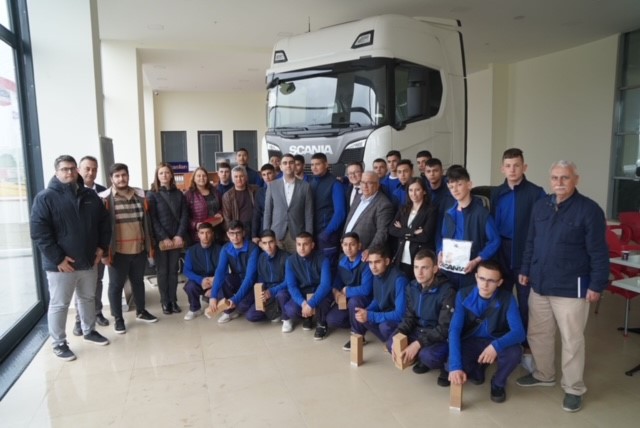 ÖĞRENCİLERE KOÇASLAN’DAN UYGULAMALI MESLEKİ EĞİTİM