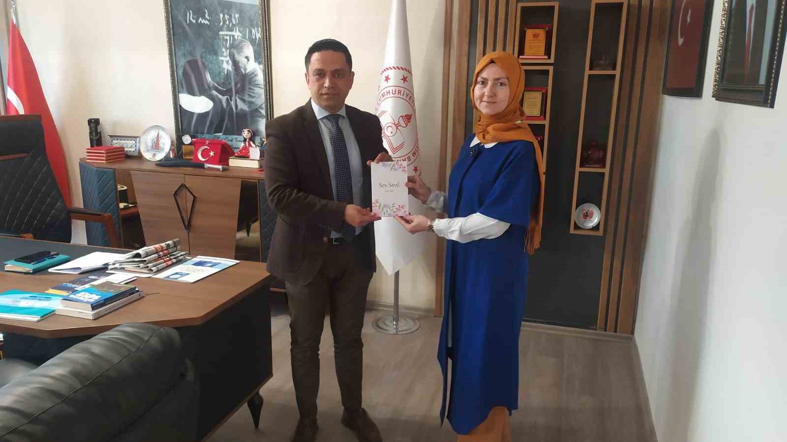 ÖĞRETMEN SEVİL DAĞCI’DAN, “SEV SEVİL” İSİMLİ KİTAP