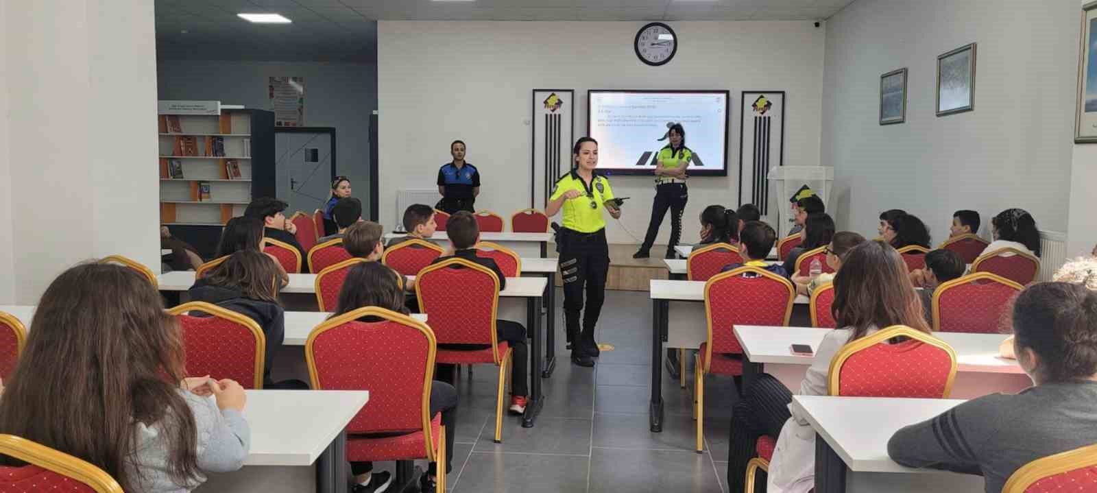 MUĞLA EMNİYET MÜDÜRLÜĞÜ TRAFİK DEDEKTİFLERİ PROJESİ VE TRAFİK HAFTASI ÇERÇEVESİNDE