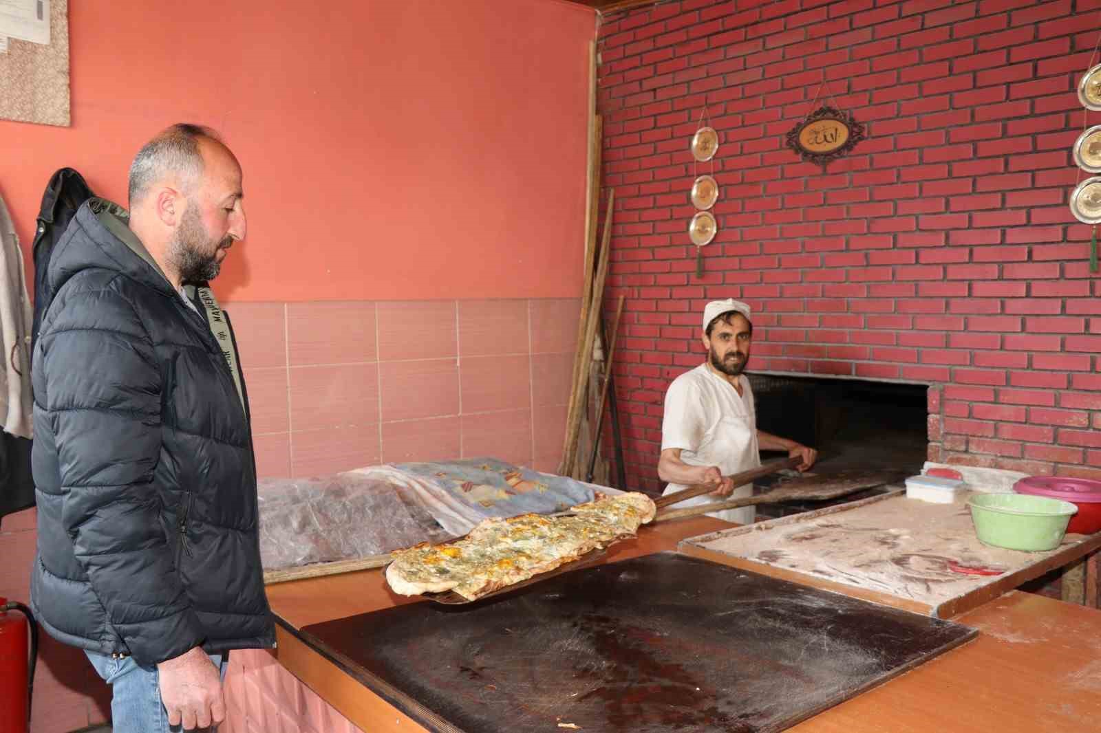 OLTULULARIN YÜZ YILLARDIR SABAH KAHVALTISINDA FIRINLARDA YAPTIRDIKLARI OLTU YAĞLISI GELENEĞİ