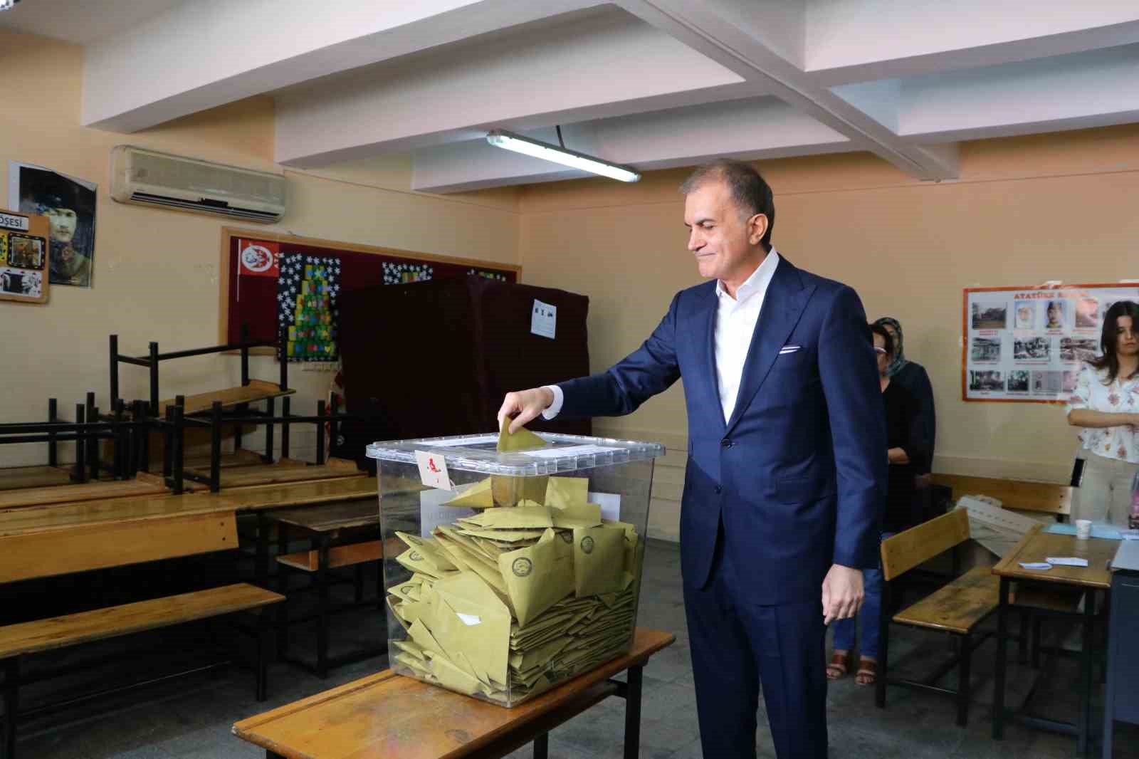 AK PARTİ GENEL BAŞKAN YARDIMCISI VE PARTİ SÖZCÜSÜ ÖMER ÇELİK,