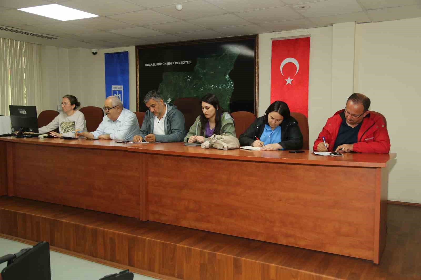 İZMİT ÖMER TÜRKÇAKAL BULVARI’NI YENİLEYECEK OLAN KOCAELİ BÜYÜKŞEHİR BELEDİYESİ, GERÇEKLEŞTİRDİĞİ