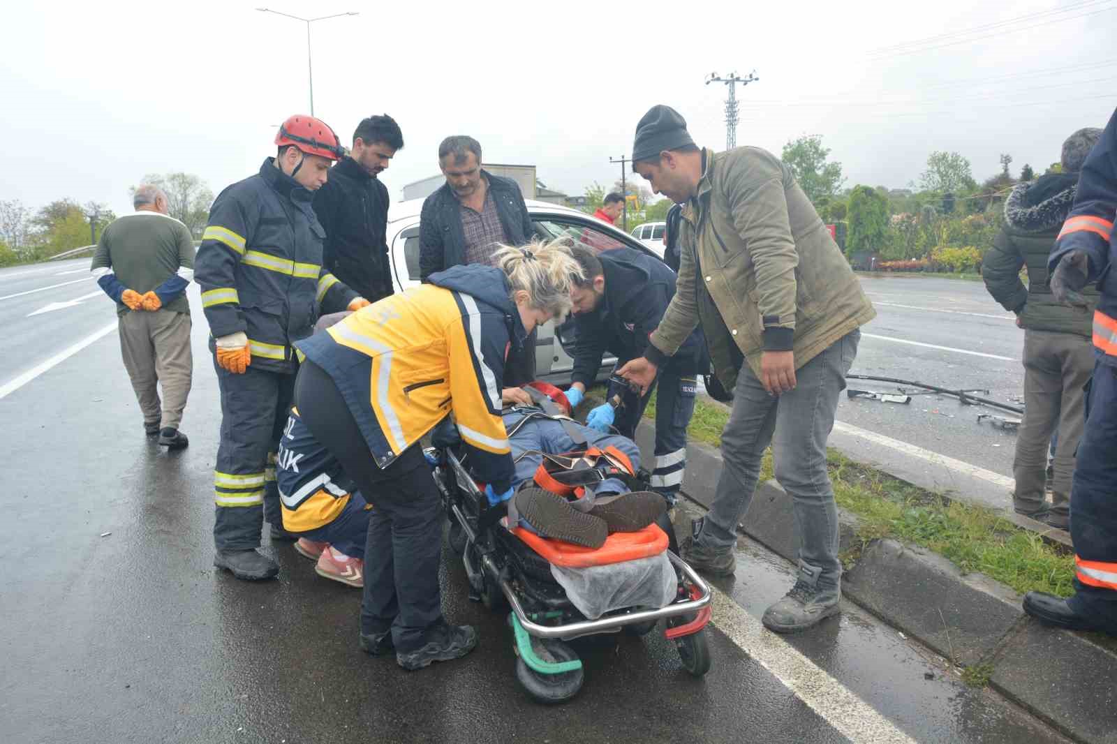 ORDU’NUN ÜNYE İLÇESİNDE MEYDANA GELEN TRAFİK KAZASINDA 2 KİŞİ YARALANDI.
