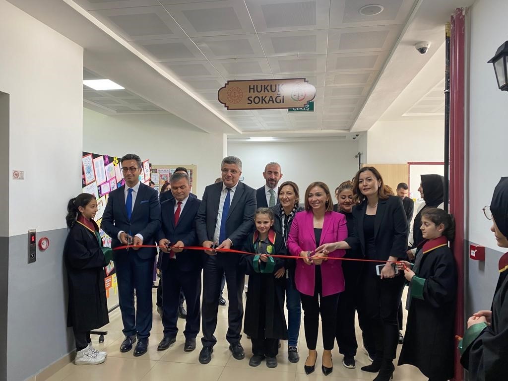 SAMSUN İL MİLLİ EĞİTİM MÜDÜRLÜĞÜ VE SAMSUN BAROSU ARASINDA İMZALANAN