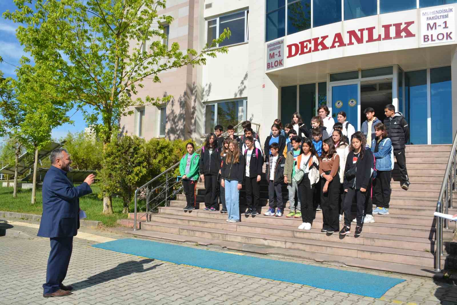TOKİ MEHMET AKİF ERSOY ORTAOKULU ÖĞRENCİLERİ; MESLEK TANITIMLARI KAPSAMINDA DÜZCE