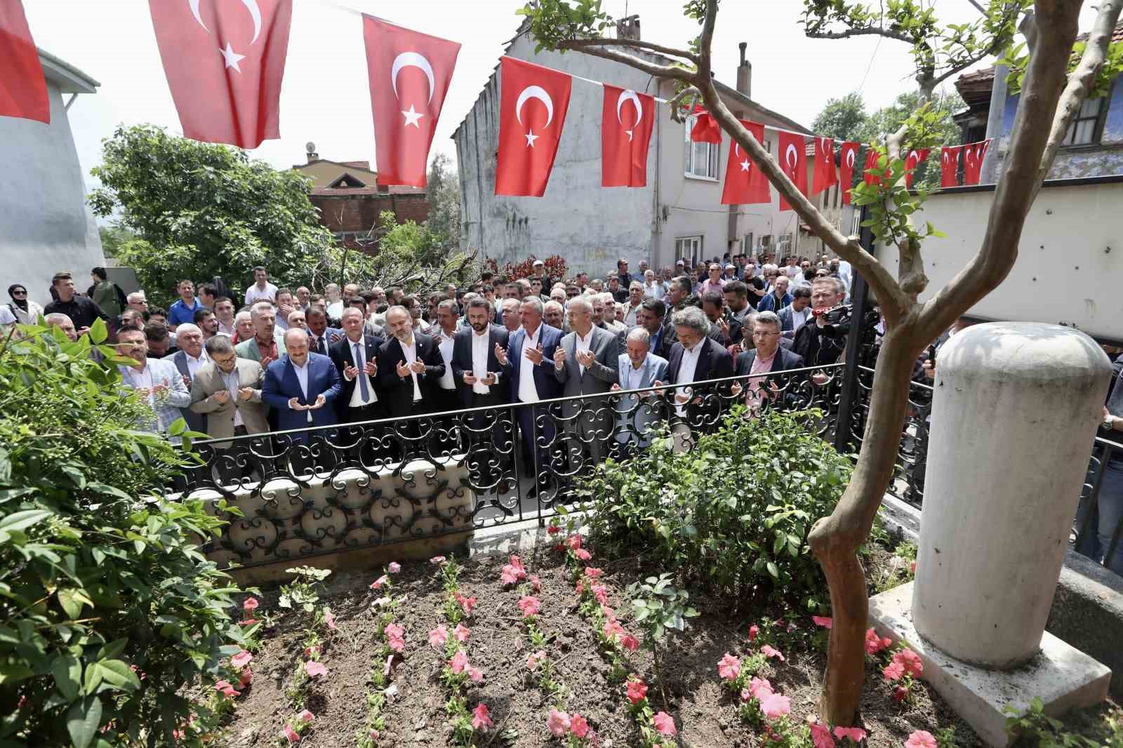 BURSA’DA OSMANLI DEVLETİ'NİN KURUCUSU OSMANGAZİ VE OĞLU ORHANGAZİ'NİN FIKIH HOCASI