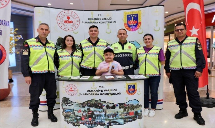 OSMANİYE’DE, JANDARMA EKİPLERİ, TRAFİK STANDI AÇTI
