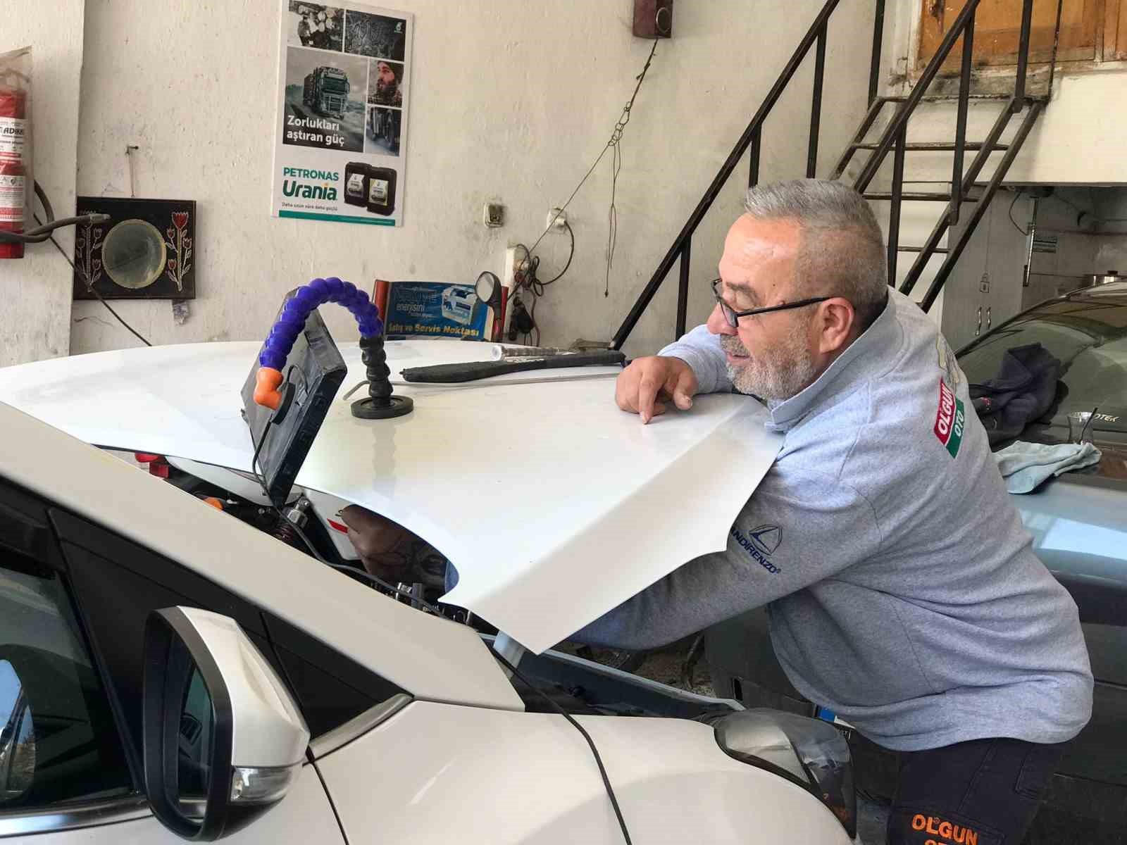 DENİZLİ’NİN ÇAMELİ İLÇESİNDE MİLYONLARCA LİRA ZARARA NEDEN OLAN ŞİDDETLİ DOLU