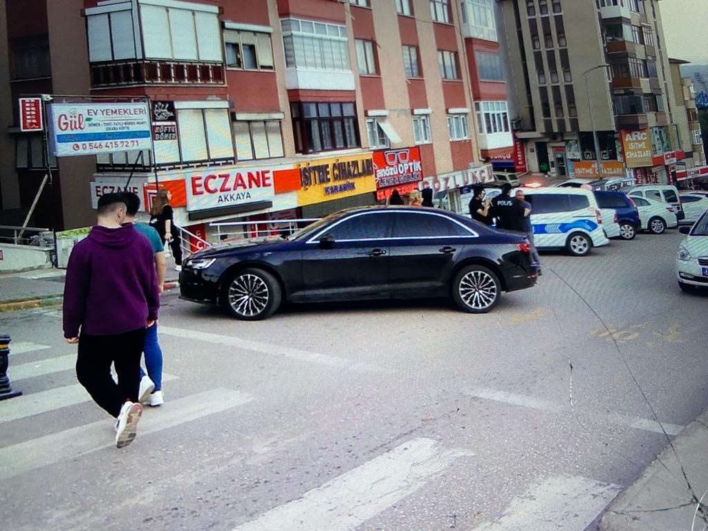 KARABÜK’TE OTOMOBİL İLE MOTOSİKLETİN ÇARPIŞMASI SONUCU MEYDANA GELEN KAZADA 2