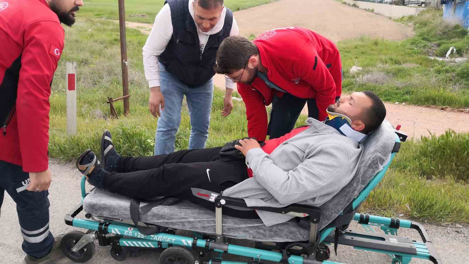 AKSARAY’DA OTOMOBİLİN KAMYONETE ARKADAN ÇARPMASI SONUCU MEYDANA GELEN TRAFİK KAZASINDA