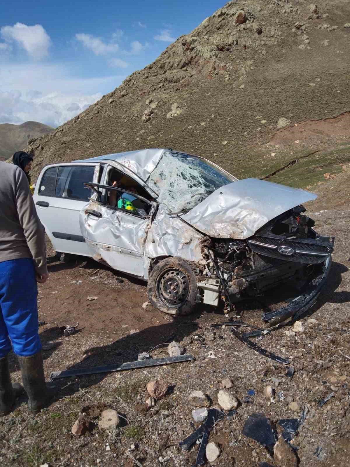 ERZURUM’DA MEYDANA GELEN TRAFİK KAZASINDA YARALILARA MÜDAHALE İÇİN BÖLGEYE GİDEN