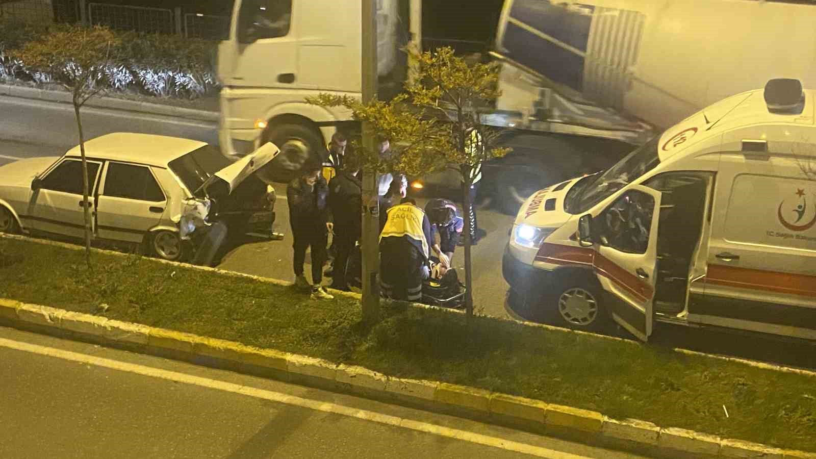 ZONGULDAK’TA MİLLİ EGEMENLİK CADDESİ ÜZERİNDE İKİ OTOMOBİLİN KARIŞTIĞI KAZADA E.A