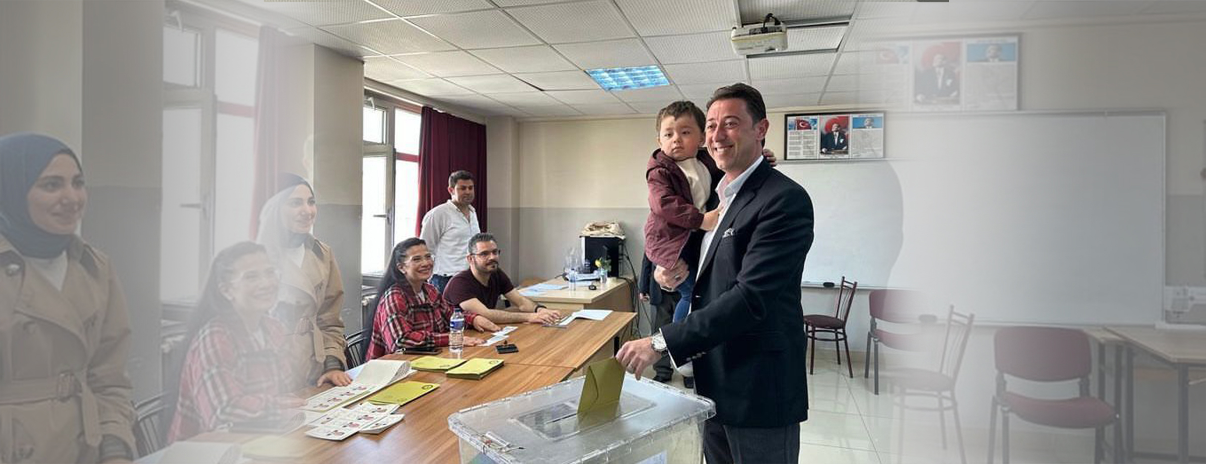 Bandırma Belediye Başkanı Av. Tolga Tosun ve eşi Seda Tosun,