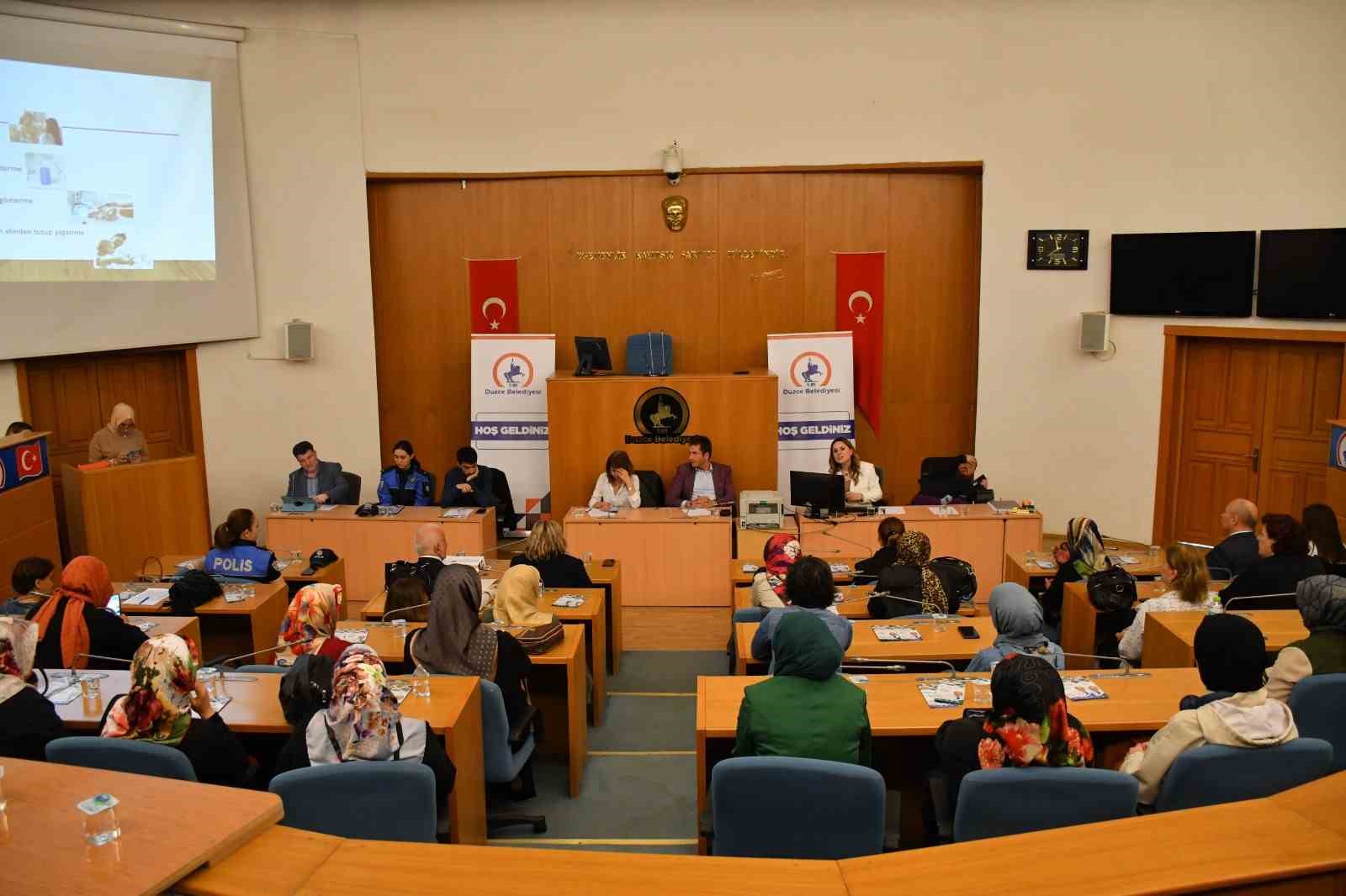 DÜZCE BELEDİYESİ ÖZEL GEREKSİNİMLİ BİREYLERİN HAYATINI KOLAYLAŞTIRMAK AMACIYLA YAPTIĞI ÇALIŞMALARA