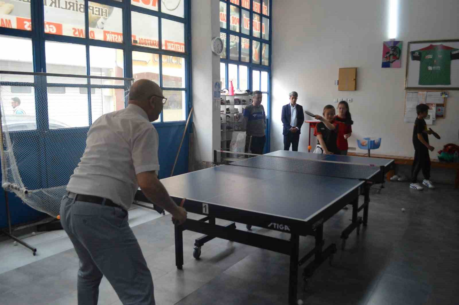 KIRKLARELİ'NİN LÜLEBURGAZ İLÇESİNDE BEDENSEL ENGELLİ VE ÖZEL SPORCULAR, KAYMAKAM SALİH