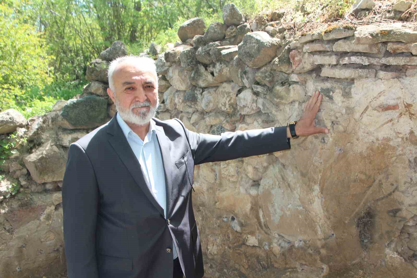 TABDUK EMRE'NİN TÜRBESİNİN İNHİSAR'DA OLDUĞU TESCİLLENDİ