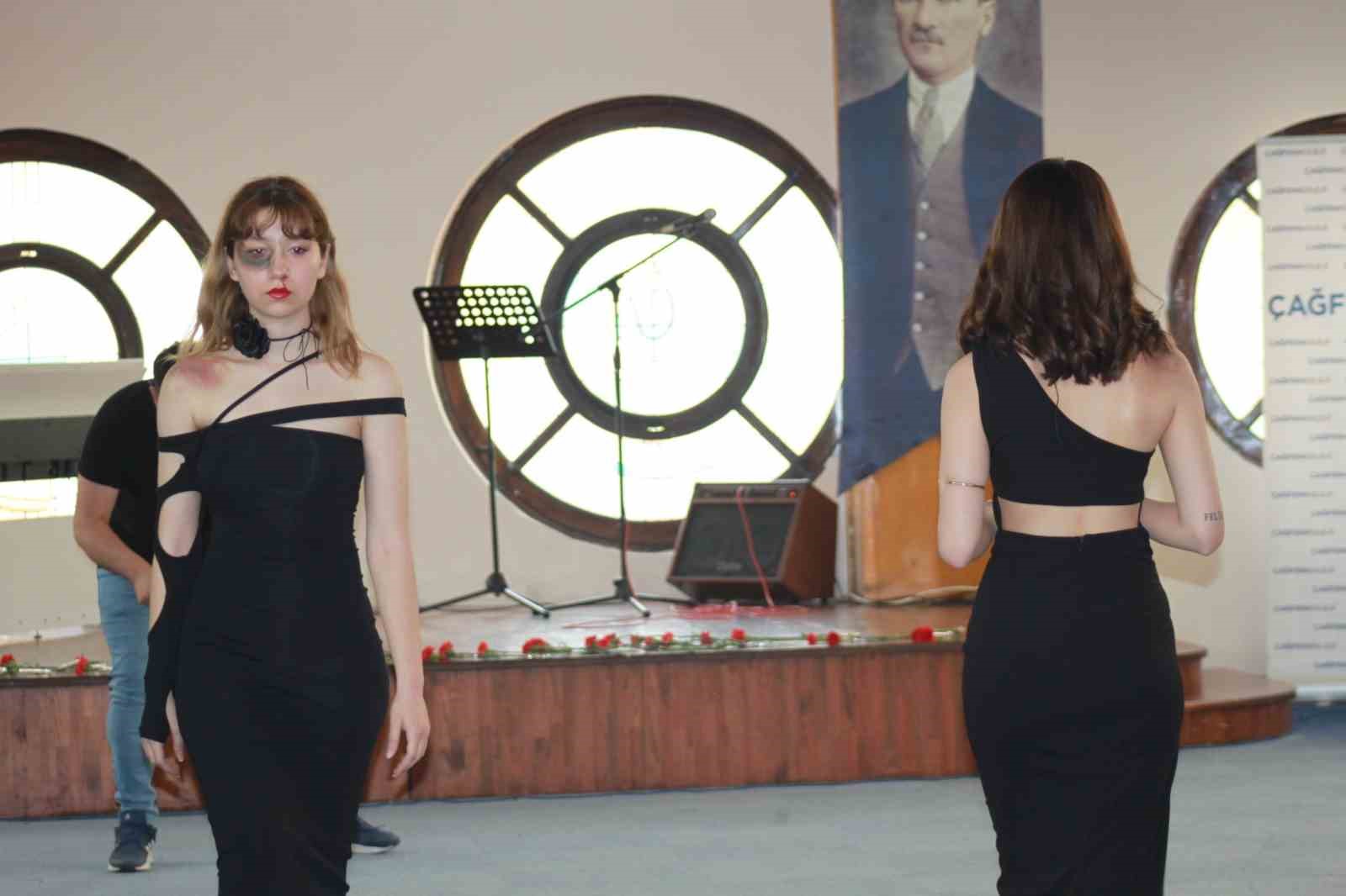 ÇAĞFEN KOLEJİ, MODA VE TASARIM KULÜBÜ'NÜN DÜZENLEDİĞİ İZ BIRAK'MA DEFİLESİNDE