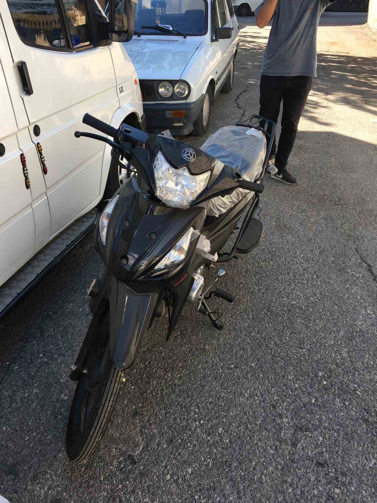 ADIYAMAN’DA, PARK HALİNDEKİ BİR MOTOSİKLET KİMLİĞİ BELİRSİZ ŞAHIS YADA ŞAHISLAR
