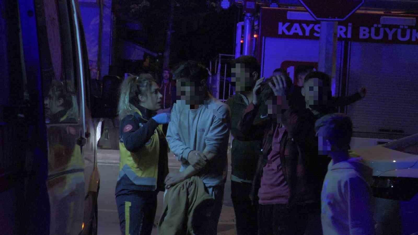 KAYSERİ’NİN KOCASİNAN İLÇESİNDE PATLAMA MEYDANA GELEN PARK HALİNDEKİ OTOMOBİLİN İÇERİSİNDE