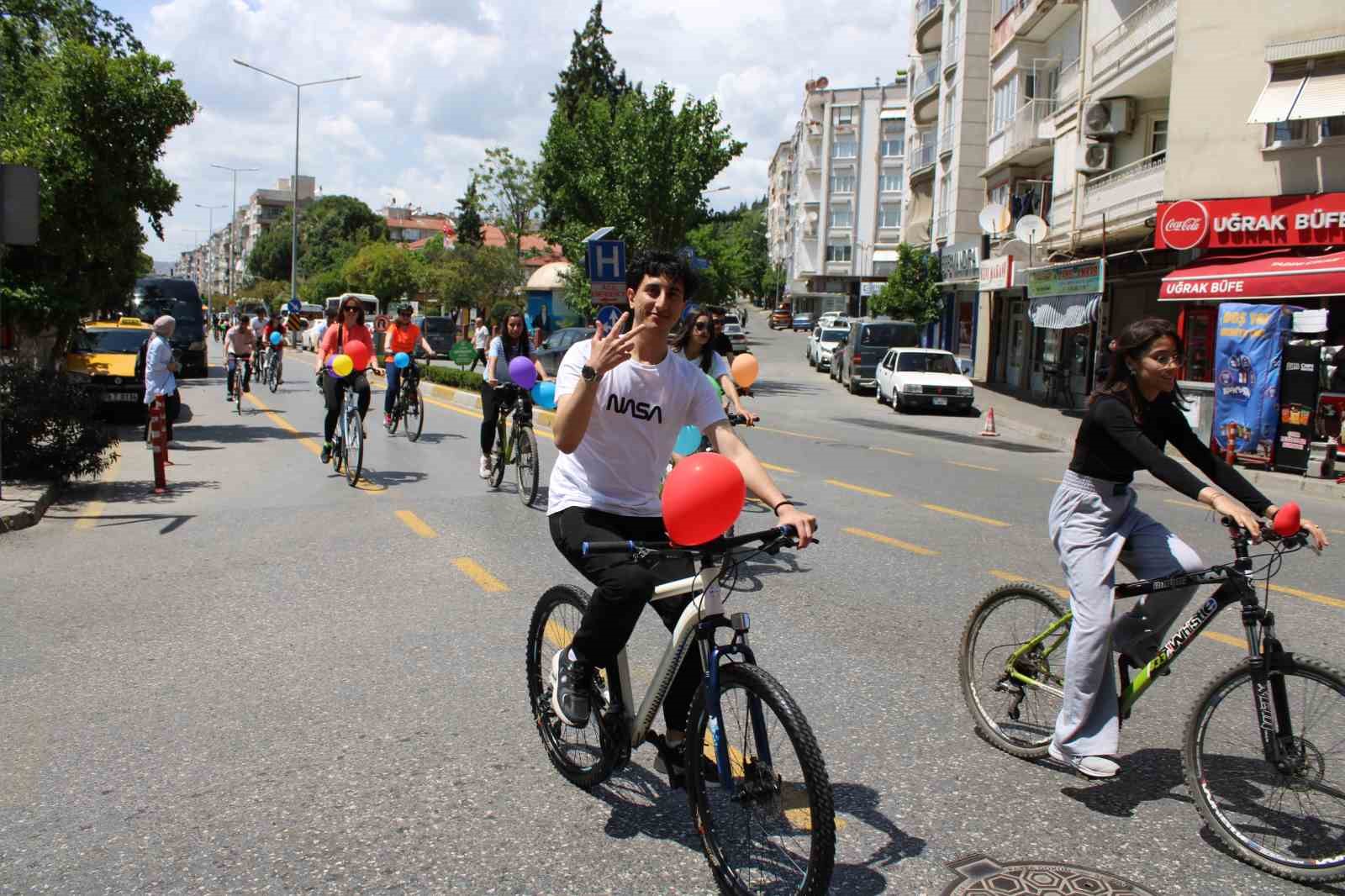 AYDIN GENÇLİK VE SPOR İL MÜDÜRLÜĞÜ’NÜN EV SAHİPLİĞİNDE DÜZENLENEN BİSİKLET