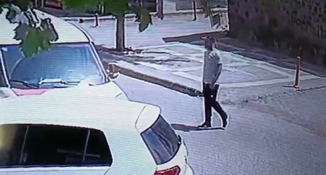 ŞANLIURFA’NIN SİVEREK İLÇESİNDE BİR ŞAHIS, HERKESİN GÖZÜ ÖNÜNDE PARK HALİNDEKİ