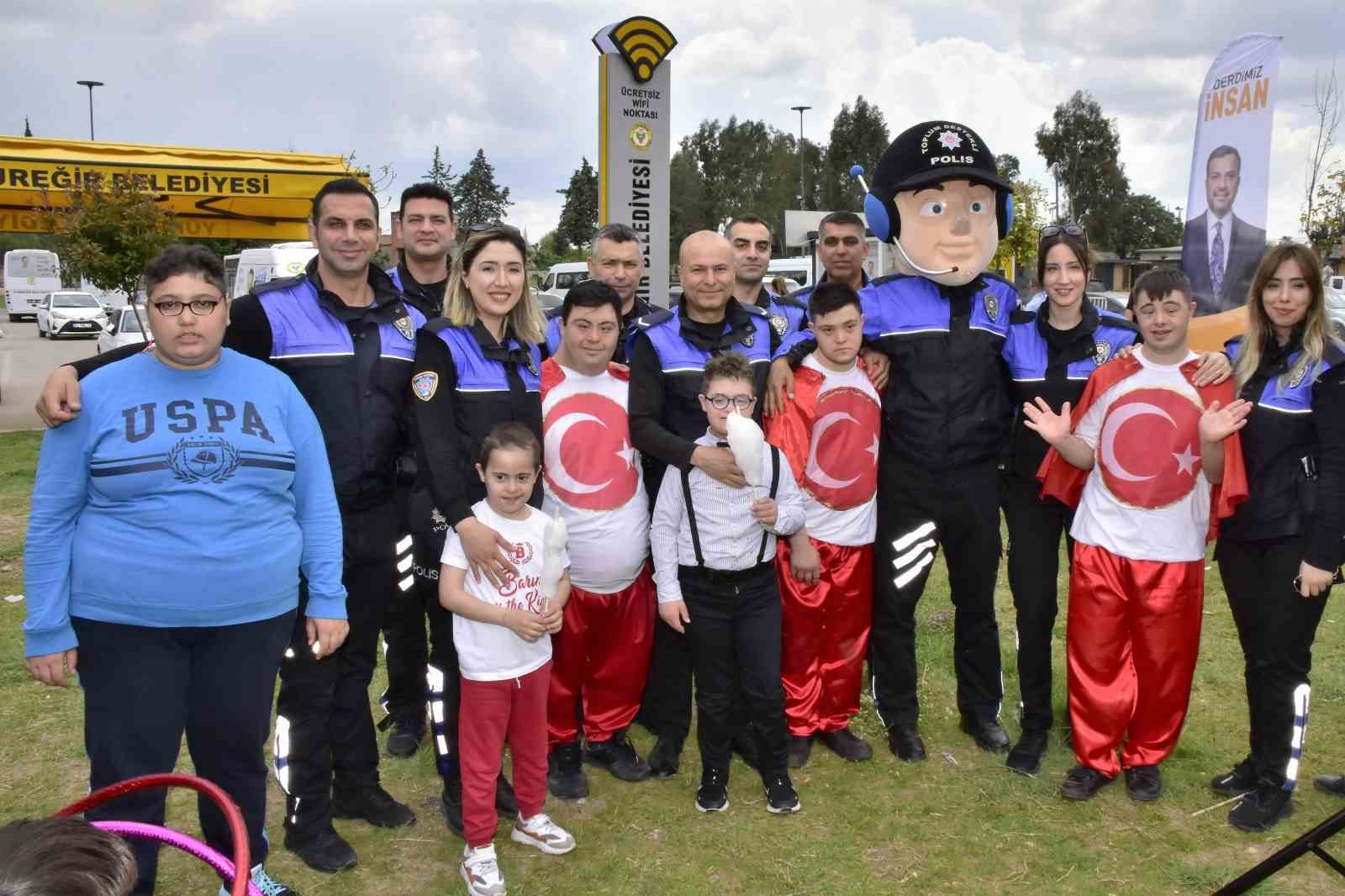 ADANA POLİSİ 10-16 MAYIS DÜNYA ENGELLİLER GÜNÜ” NEDENİYLE ENGELLİ ÇOCUKLARLA