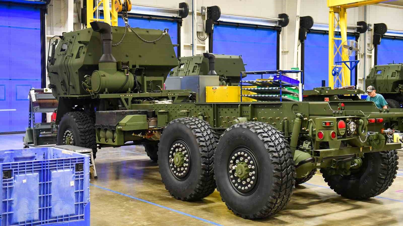POLONYA’DA BU YIL İÇERİSİNDE HIMARS ÇOKLU ROKETATAR MERKEZİ KURULACAĞI BELİRTİLDİ.