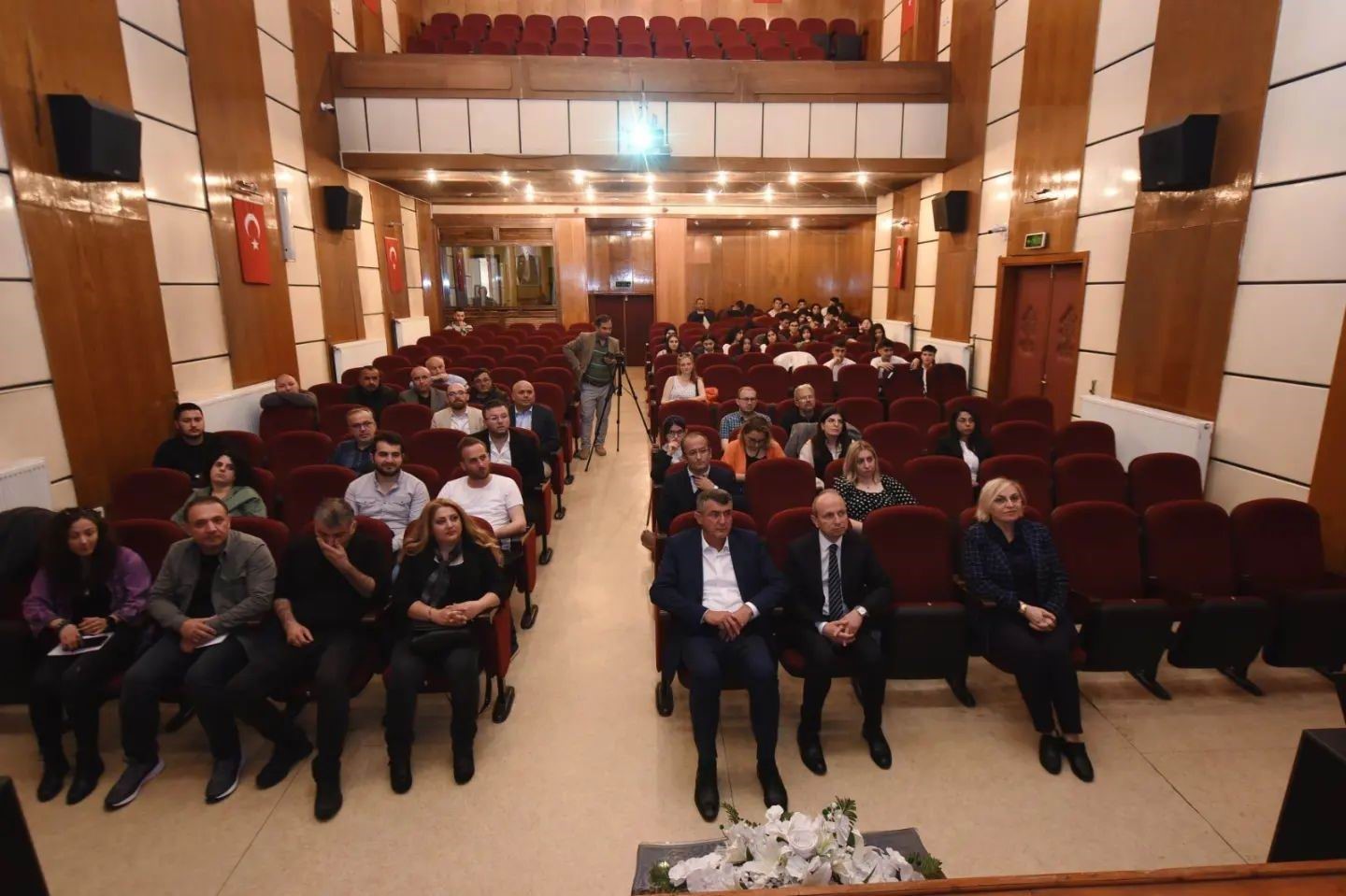 KARABÜK ÜNİVERSİTESİ EDEBİYAT FAKÜLTESİ ARKEOLOJİ BÖLÜMÜ BAŞKAN YARDIMCISI DOÇ. DR.