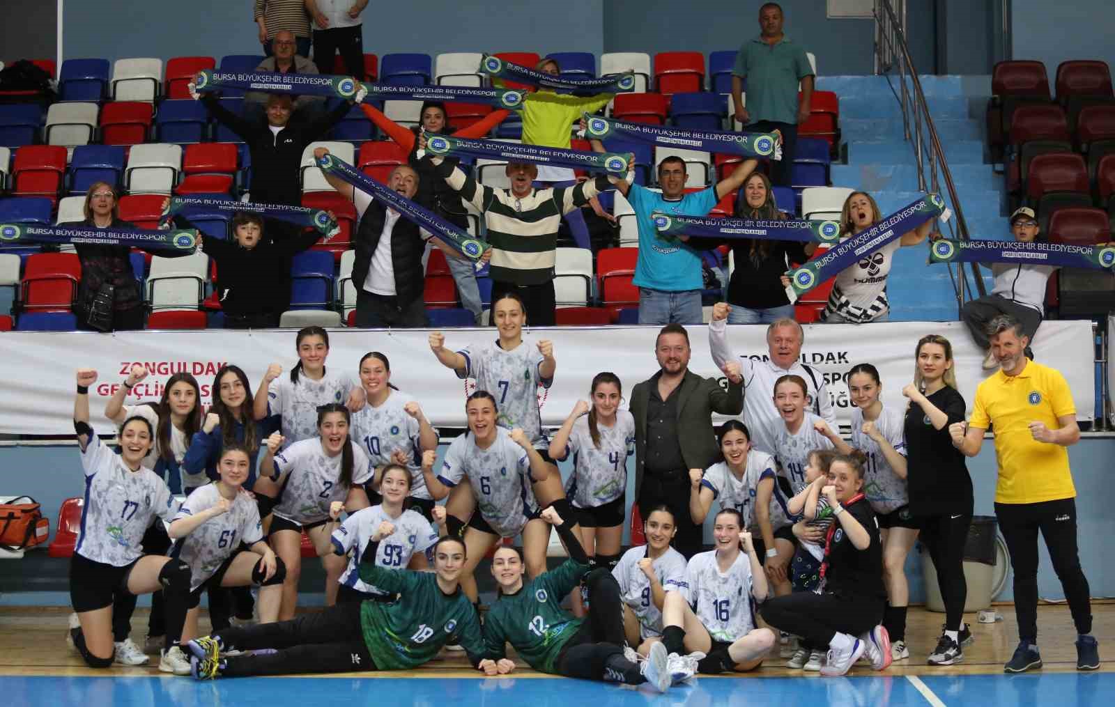 ZONGULDAK'TA DEVAM EDEN KADINLAR HENTBOL 1. LİGİ PLAY-OFF'LARINDA BURSA BÜYÜKŞEHİR