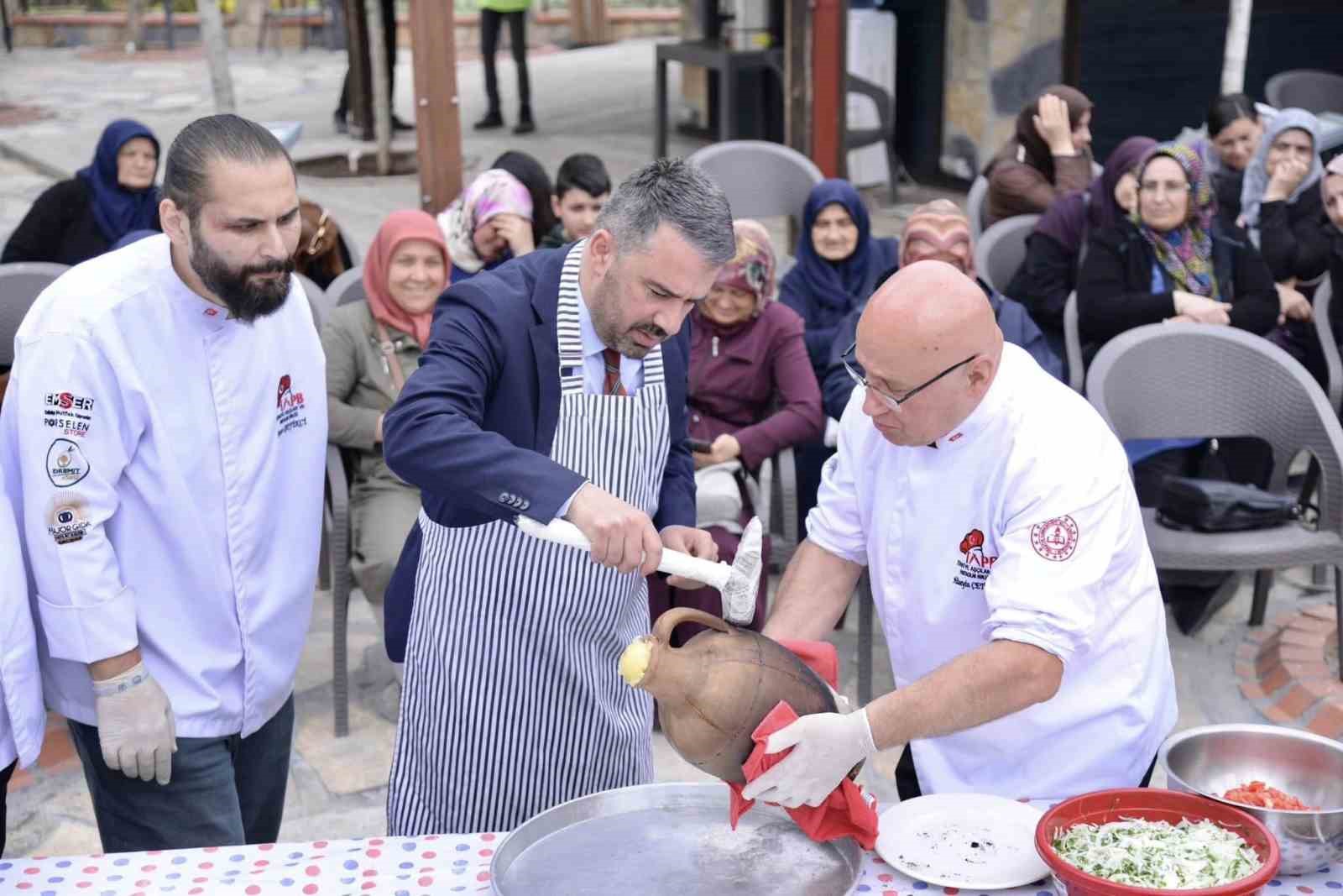 PURSAKLAR BELEDİYESİ’NE BAĞLI HANIM EVLERİNDE EĞİTİM ALAN KURSİYERLER TARAFINDAN ENDEMİK