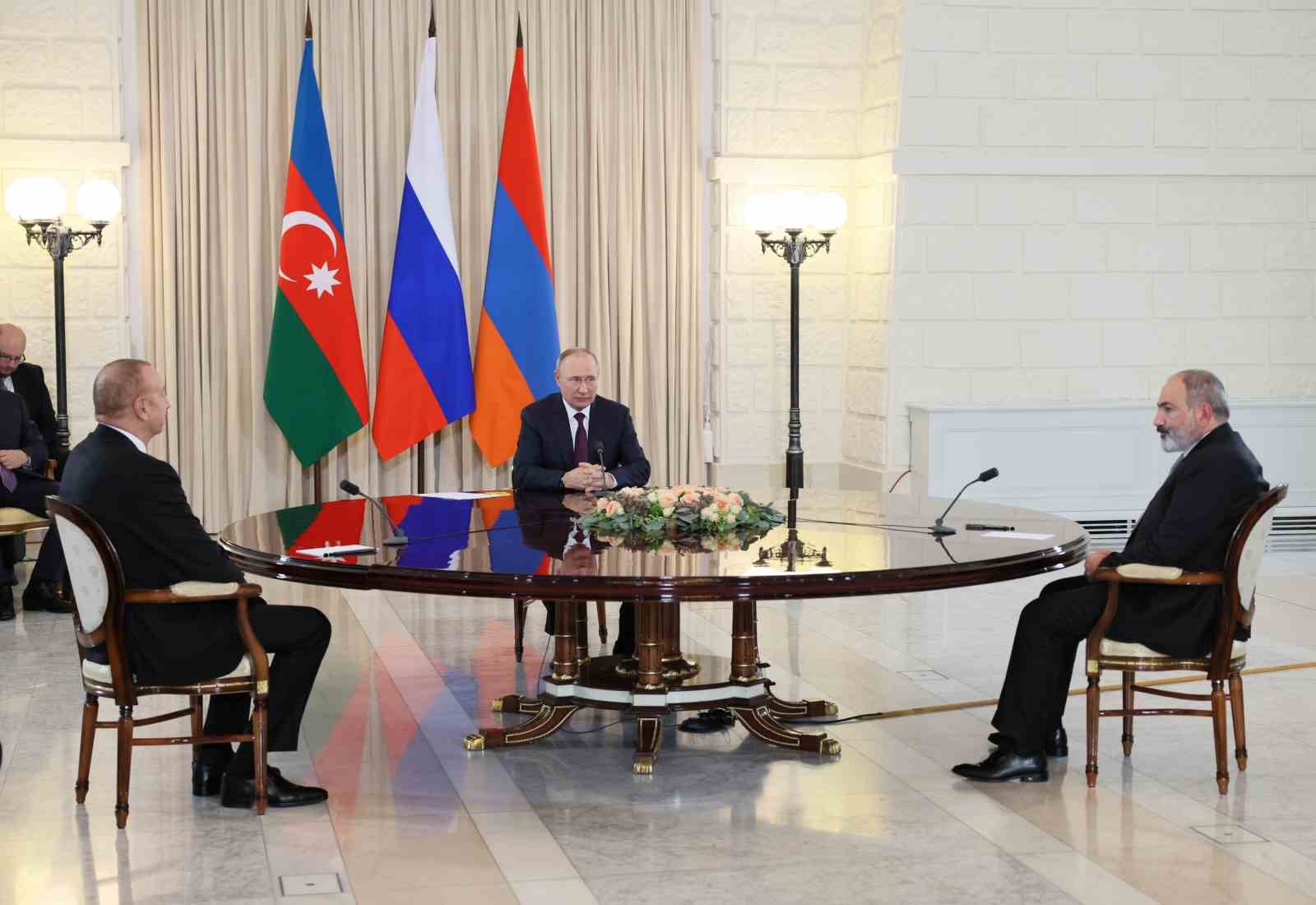 AZERBAYCAN CUMHURBAŞKANI İLHAM ALİYEV, RUSYA DEVLET BAŞKANI VLADİMİR PUTİN VE