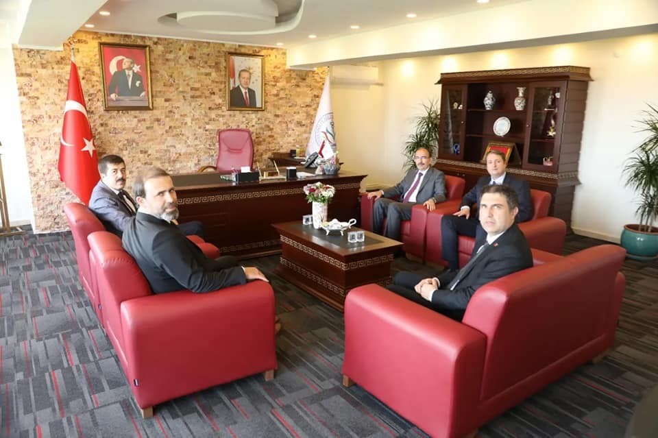 REKTÖR BEYDEMİR'DEN TEKİN'E TEBRİK ZİYARETİ