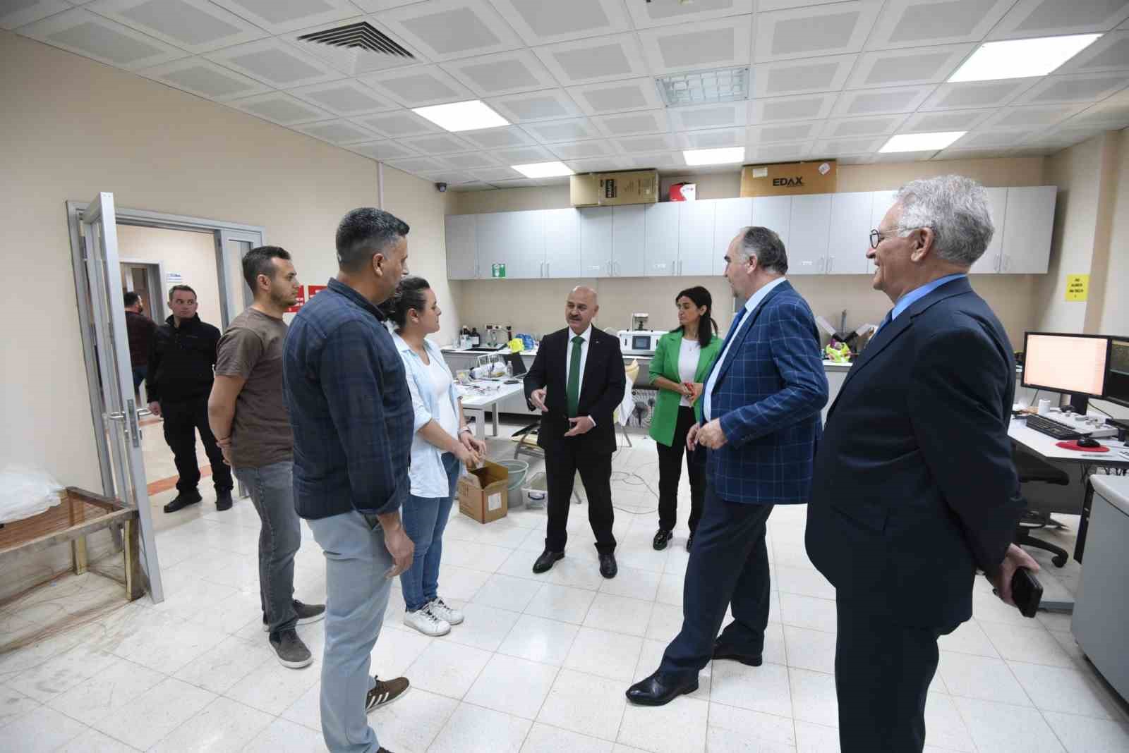SİNOP ÜNİVERSİTESİ REKTÖRÜ PROF. DR. NİHAT DALGIN, DÜZCE ÜNİVERSİTESİNDEKİ ARICILIK