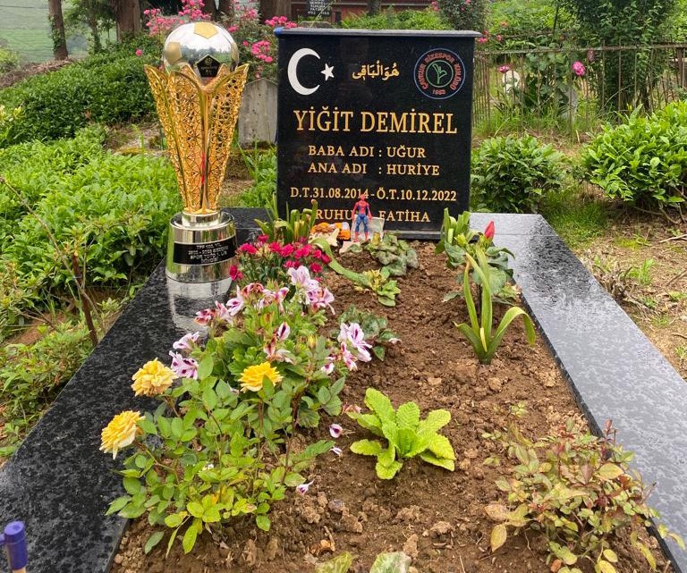 ÇAYKUR RİZESPOR YÖNETİMİ TFF 1.LİG ŞAMPİYONLUK KUPASINI ARALIK AYINDA ÜZERİNE