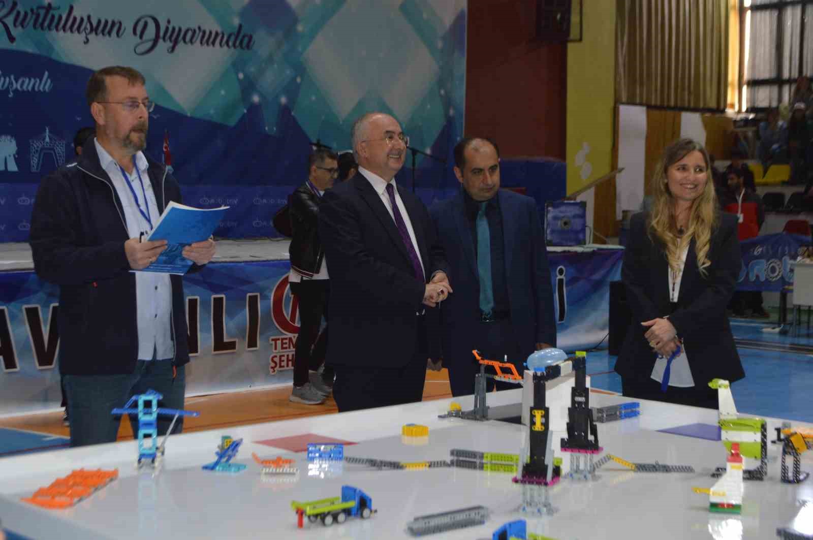 Robotlar ulusal düzeyde yarıştı ROBOTLAR ULUSAL DÜZEYDE YARIŞTI