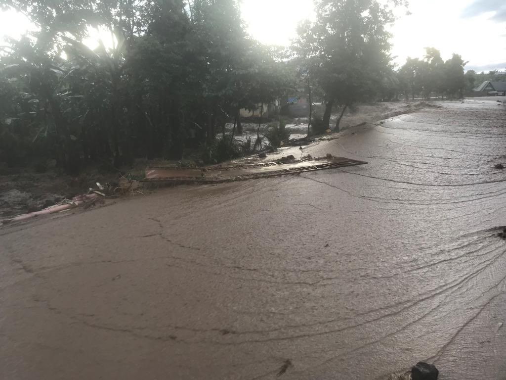 RUANDA VE UGANDA’DA ŞİDDETLİ YAĞIŞLARIN YOL AÇTIĞI SEL VE TOPRAK