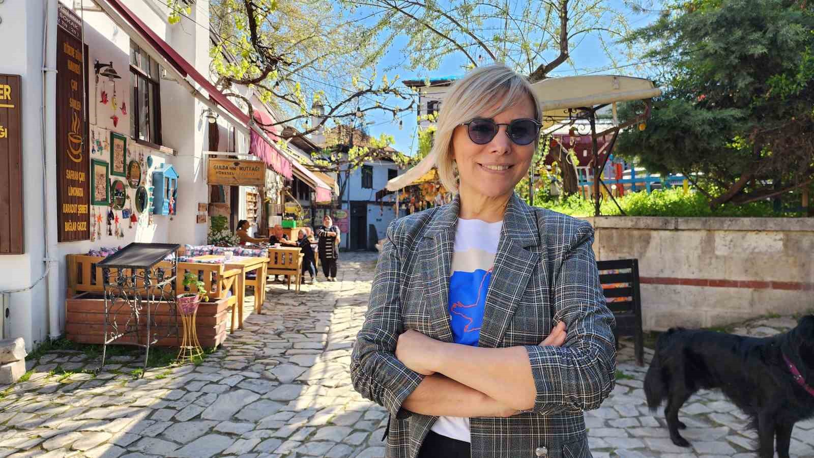 KORUNAN KENT SAFRANBOLU DERNEĞİ (KENTSA) BAŞKANI GÜLDA KOCA, YABANCI TURİST