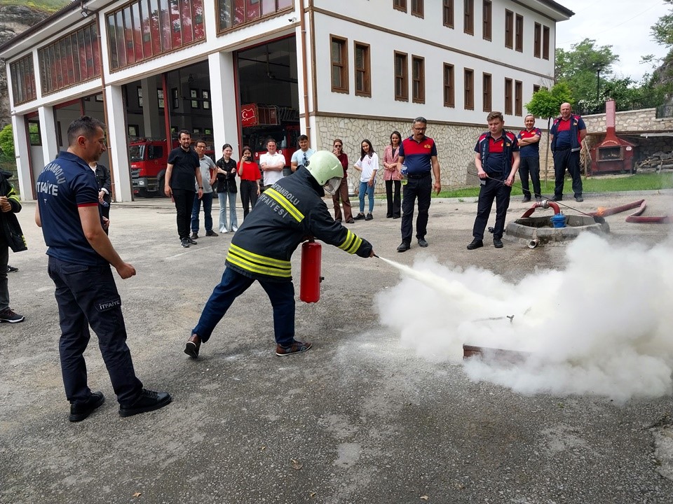 SAFRANBOLU BELEDİYESİ İTFAİYE MÜDÜRLÜĞÜ KAMU KURUM VE KURULUŞLARI İLE OKULLARA