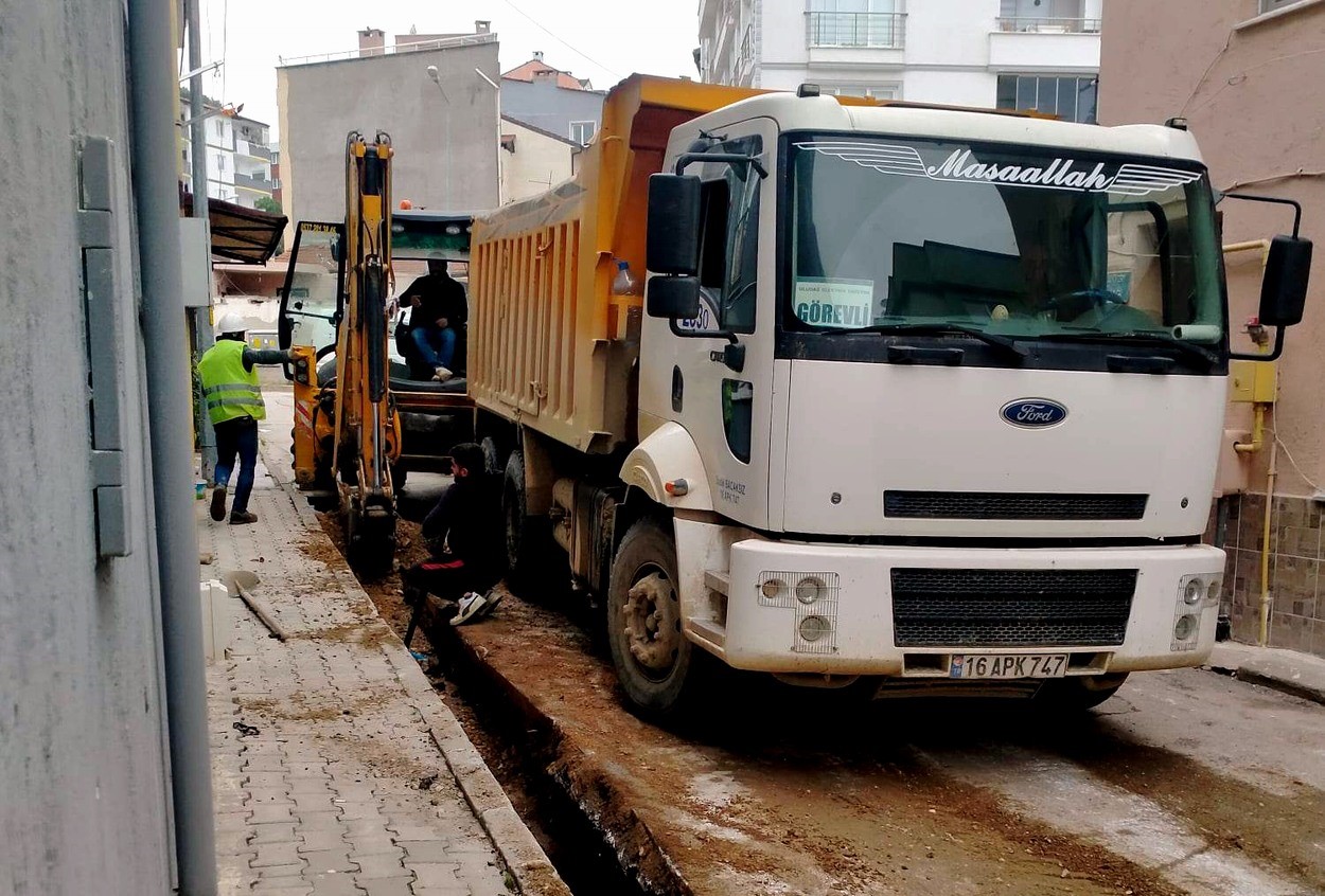 HASANBEY MAHALLESİ MUHTARI VEZİR SAĞLAM, GİRİŞİMLERİ SONUCU MAHALLESİNDE ÇOK SAYIDA