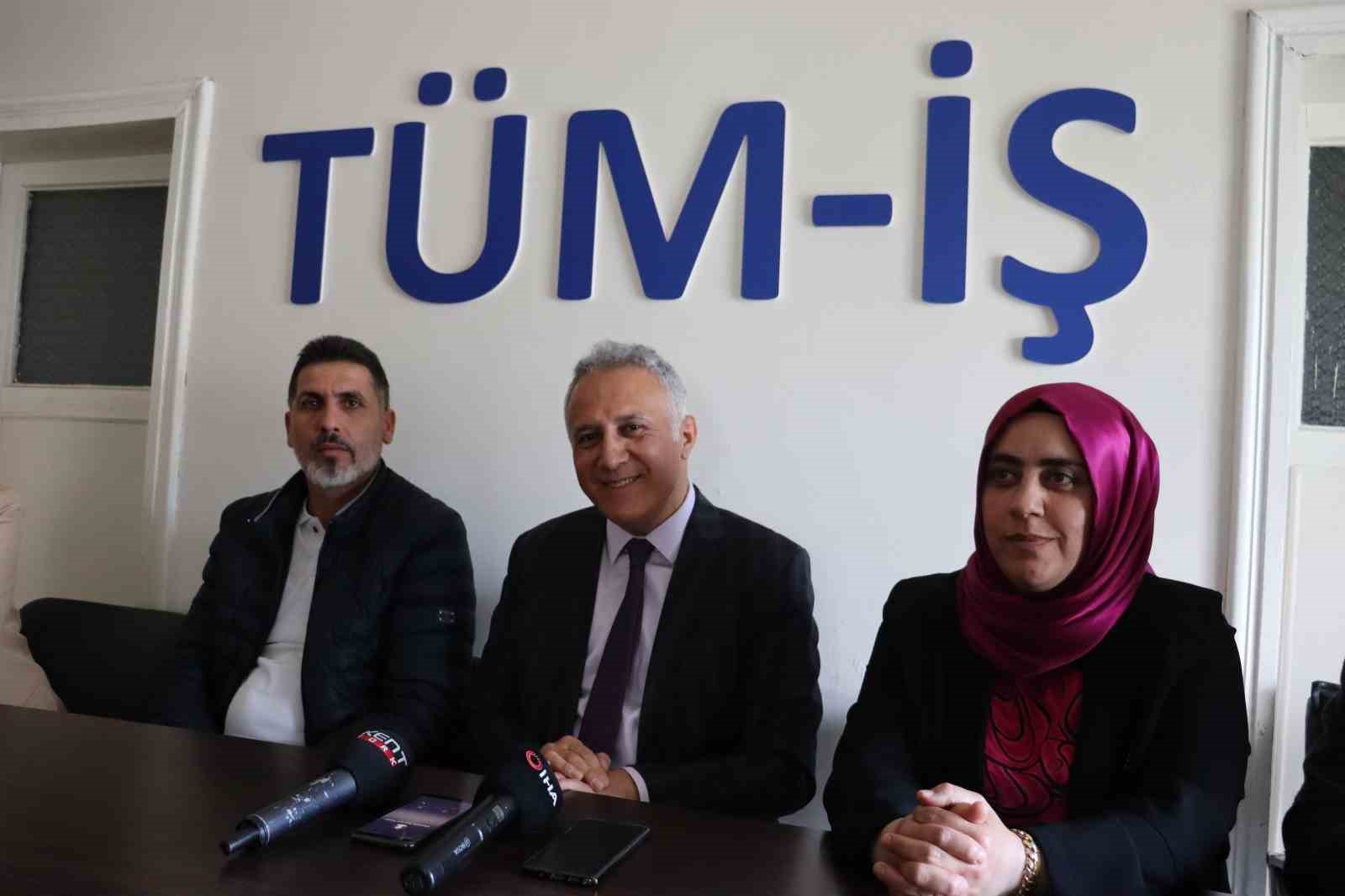 TÜM-İŞ KONFEDERASYONU GENEL BAŞKANI MAHMUT ŞAHİN, 1 MAYIS İŞÇİ BAYRAMI'NDA