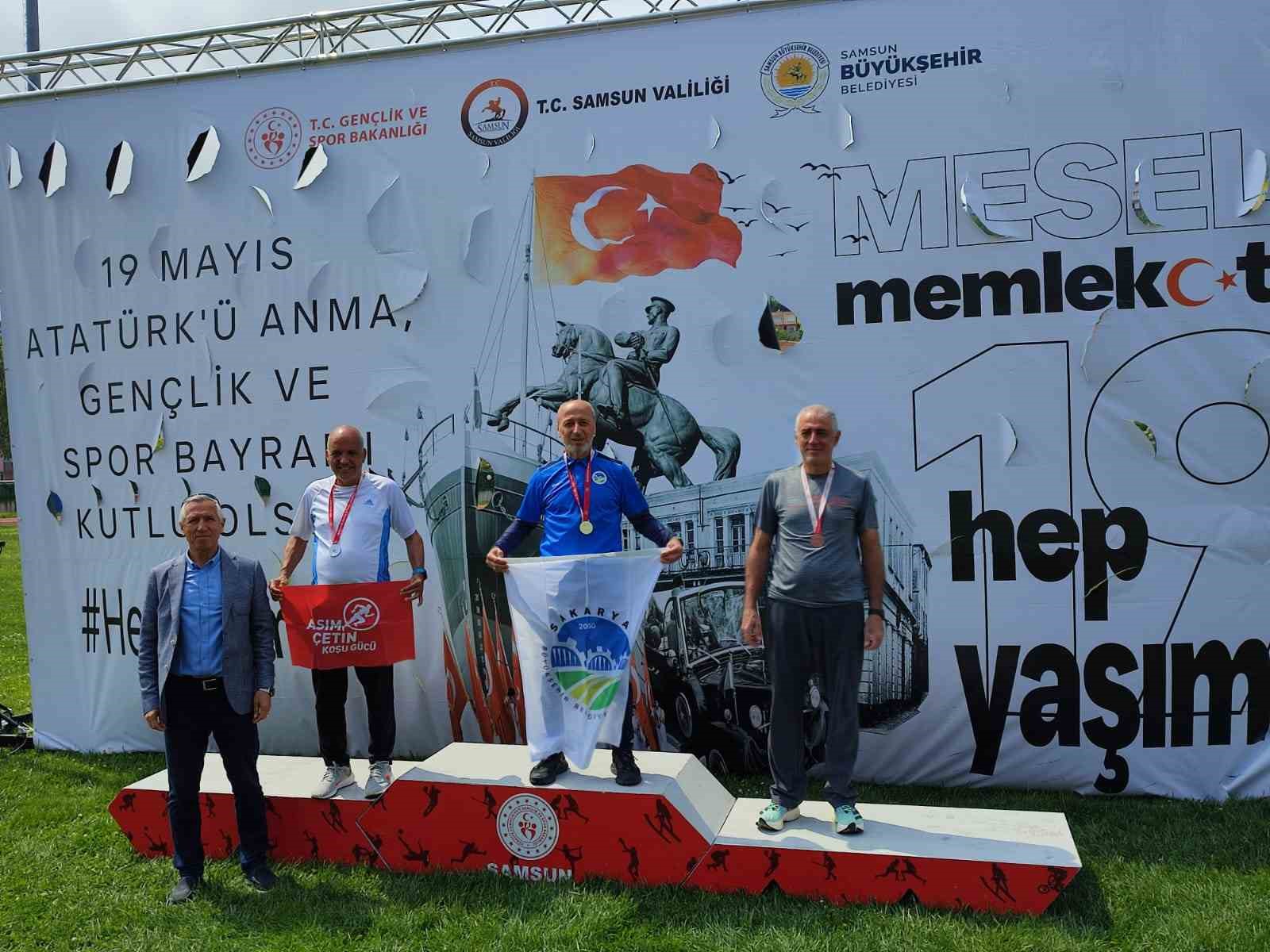 SAKARYA BÜYÜKŞEHİR BELEDİYESİ ATLETİZM SPORCULARI, SAMSUN’DA DÜZENLENEN 19 MAYIS YARI