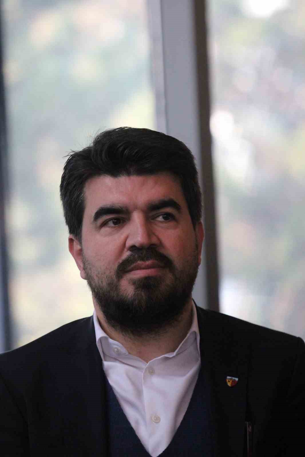 KAYSERİSPOR BASIN SÖZCÜSÜ SAMET KOÇ, TRANSFER TAHTASINI AÇMAK İÇİN GAYRET
