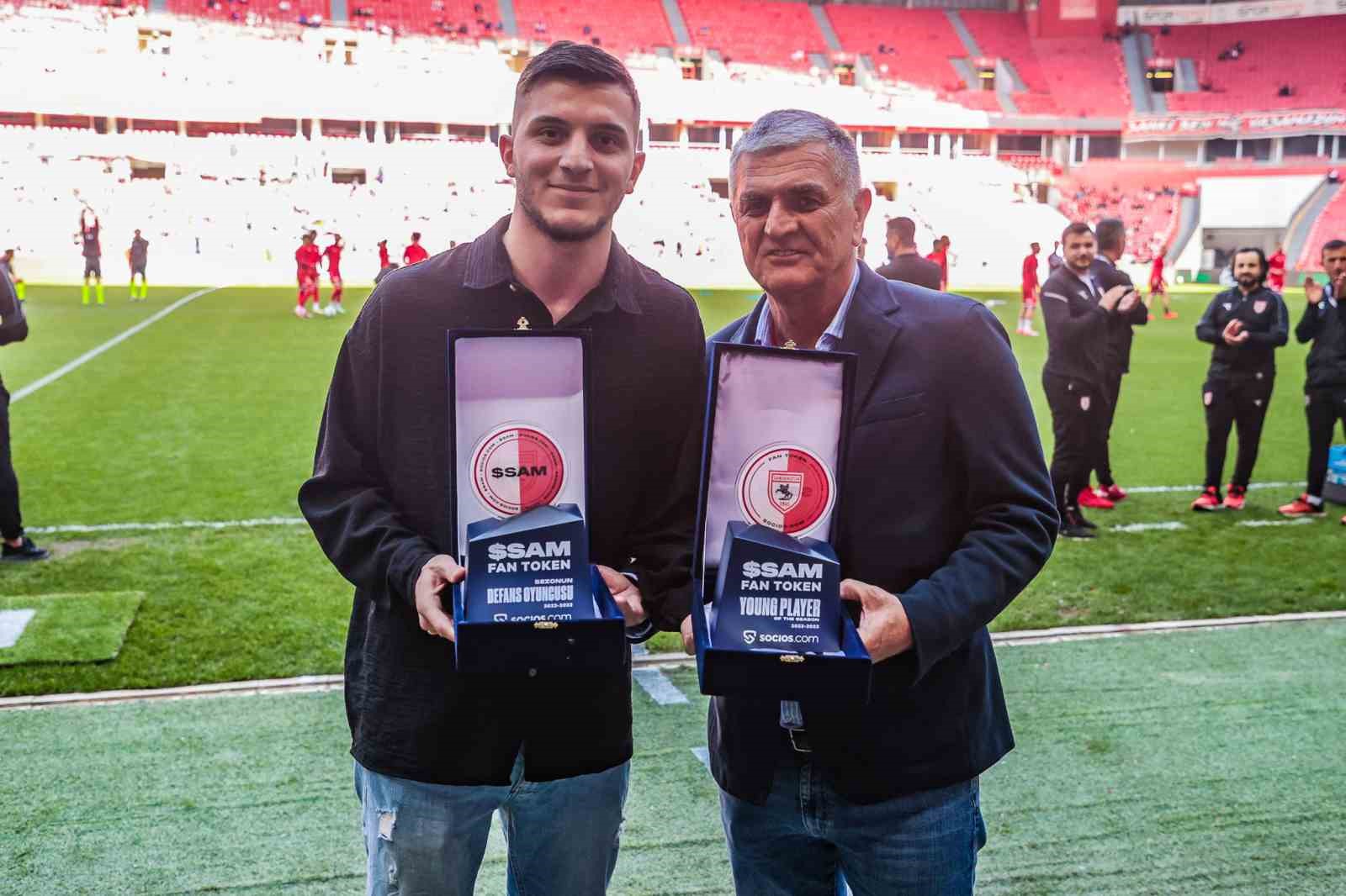 SPOR TOTO 1. LİG'İ ŞAMPİYON TAMAMLAMAYI VE SÜPER LİG'E YÜKSELMEYİ