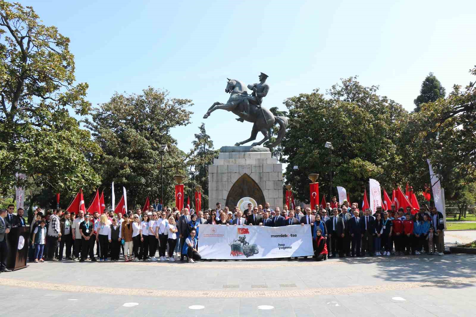 15-21 MAYIS GENÇLİK HAFTASI KUTLAMALARI ÇERÇEVESİNDE SAMSUN’DA ATATÜRK ANITI’NDA TÖREN