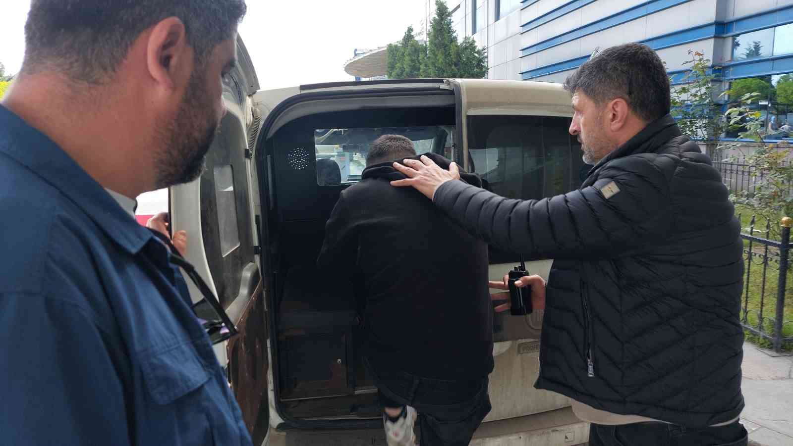 SAMSUN'DA 5 İŞYERİNDEN HIRSIZLIK YAPTIKLARI İDDİA EDİLEN 2 KİŞİ POLİSİN