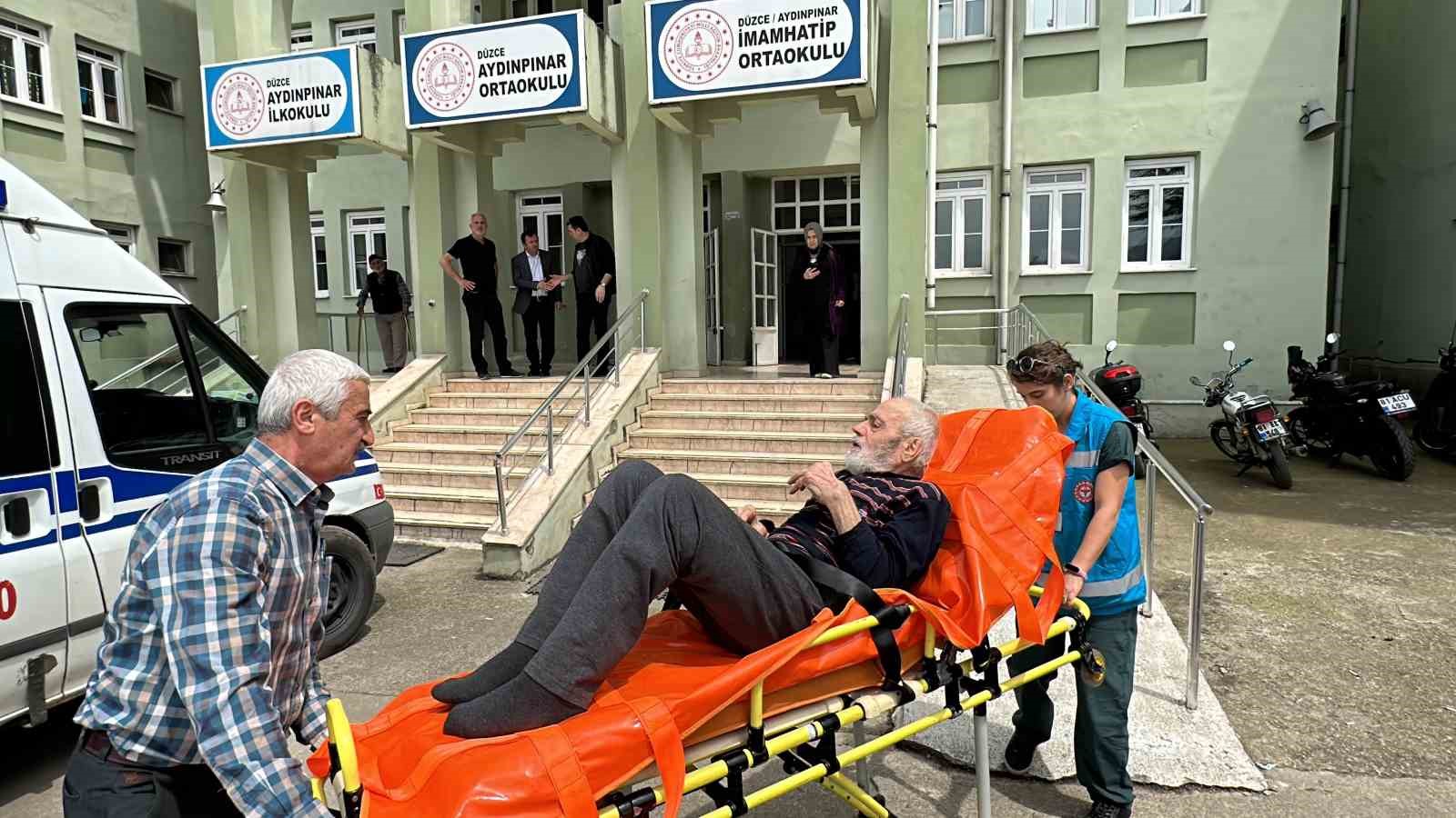 DÜZCE'DE SAĞLIK BAKANLIĞININ BAŞLATTIĞI HİZMETLE, YÜRÜMEKTE ZORLUK ÇEKEN 89 YAŞINDAKİ