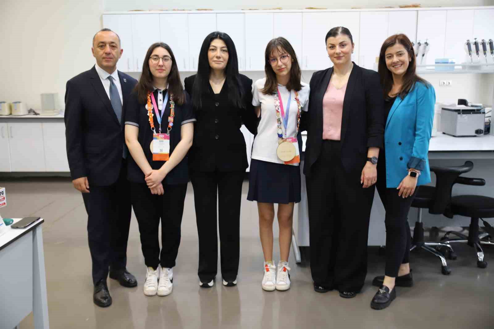 SANKO KOLEJİ 11’İNCİ SINIF ÖĞRENCİLERİ ULUSLARARASI REGENERON ISEF BİLİM VE