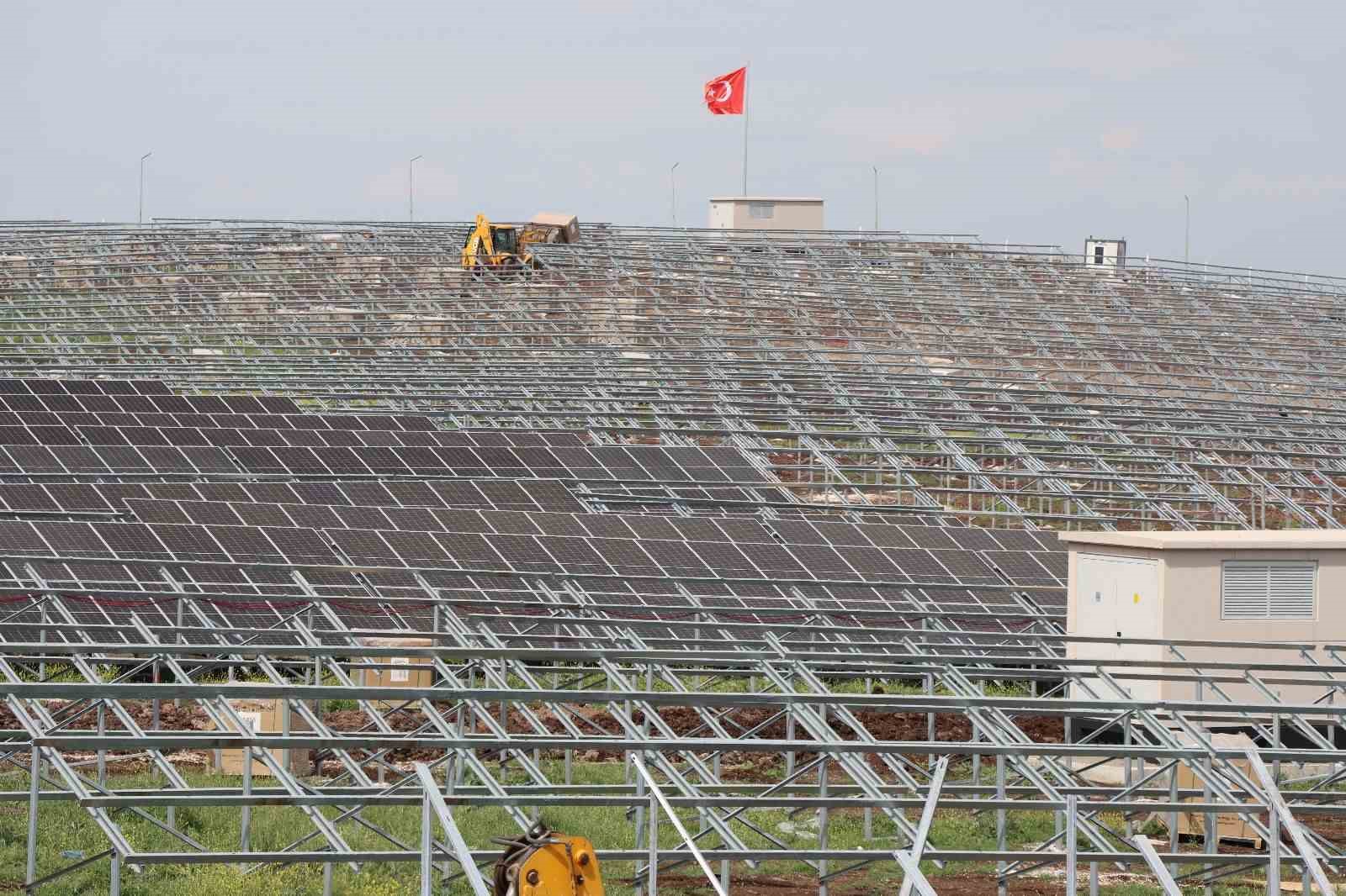 ŞANLIURFA’DA GÜNEŞ TARLALARI ARTIYOR