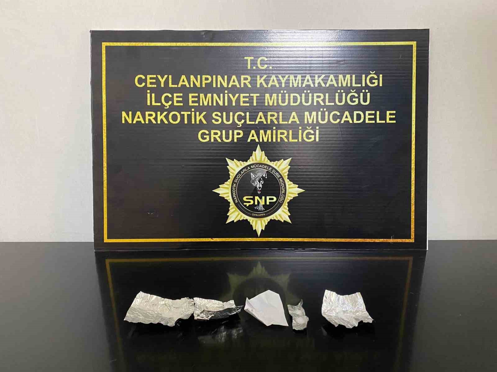 ŞANLIURFA’DA ÜZERİNDE UYUŞTURUCU ÇIKAN ŞÜPHELİ GÖZALTINA ALINDI