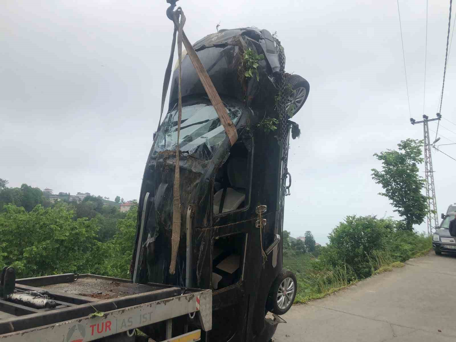 RİZE'NİN PAZAR İLÇESİNDE MEYDANA GELEN TRAFİK KAZASINDA 1 KİŞİ YARALANDI.